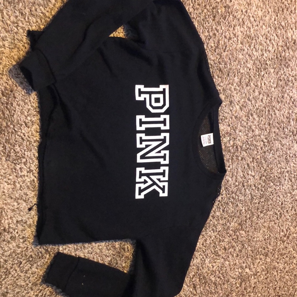 pink sweat shirt